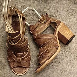 Freebird by Steven "Claw" straw sappy sandal